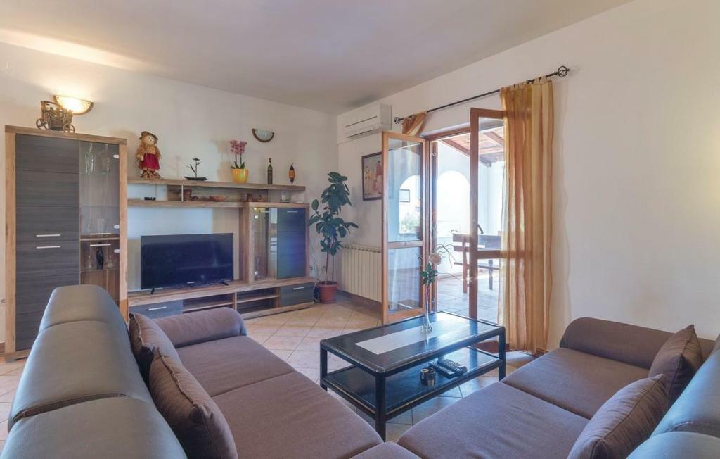 Apartments Klaudija Пула Екстер'єр фото