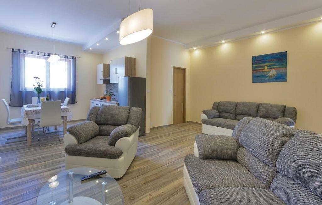 Apartments Klaudija Пула Екстер'єр фото